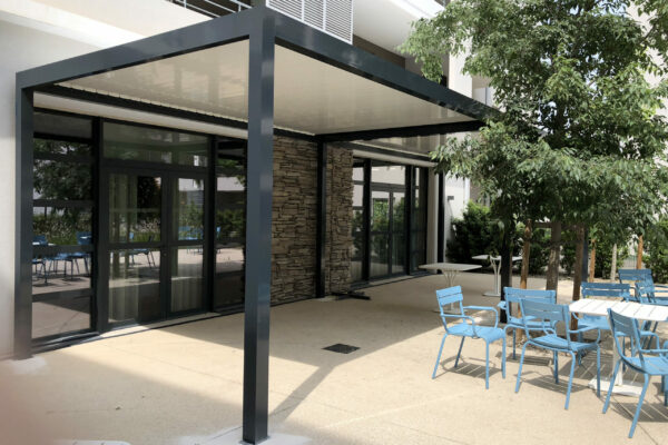 Pergola bioclimatique adossée prix