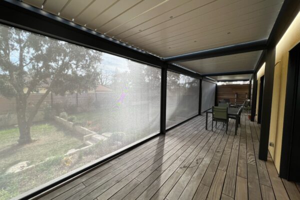 Stores verticaux pour pergola