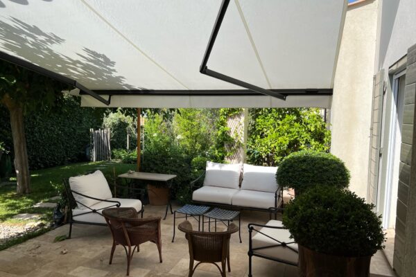 Store banne gris anthracite