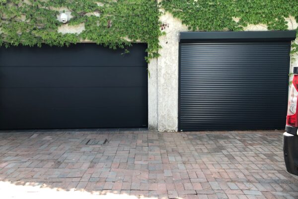 Porte de garage sectionnelle et porte de garage enroulable isolées a Pujaut