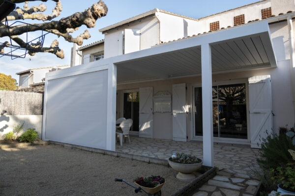 ﻿Store vertical sur mesure sur pergola bioclimatique