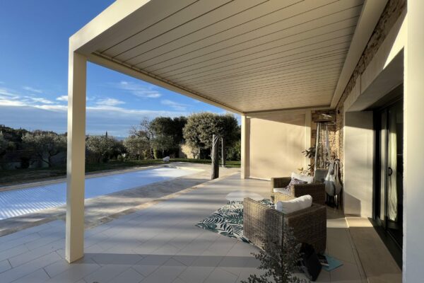 Pergola bioclimatique sur mesure prix