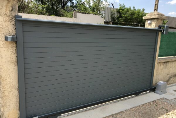 Portail aluminium coulissant sur mesure a sorgues