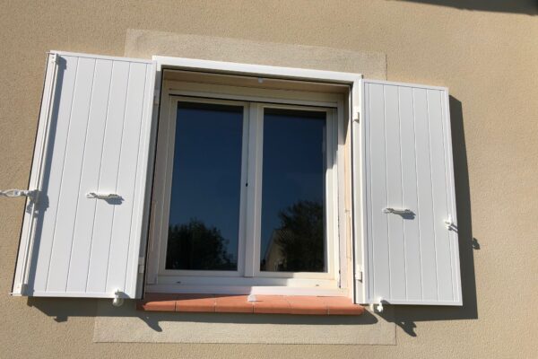 Volet battant pvc rénovation