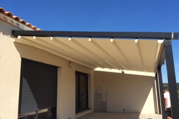 Pergola aluminium repliable et rétractable