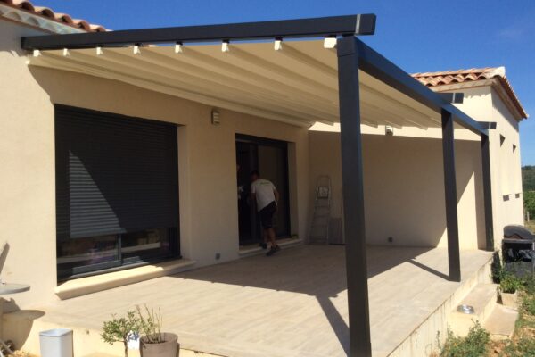 Pergola aluminium rétractable et repliable sur mesure - Moliner