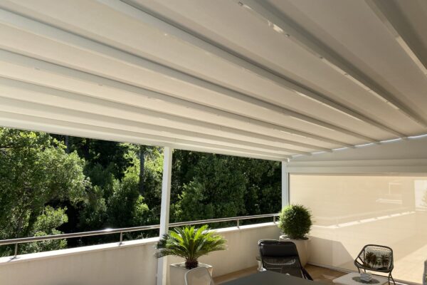 Pergola aluminium toile rétractable et repliable sur mesure