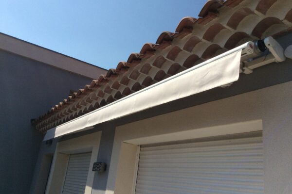 Store-de-terrasse-aluminium-sur-mesure
