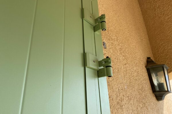 Volet battant aluminium rénovation avec précadre isolant