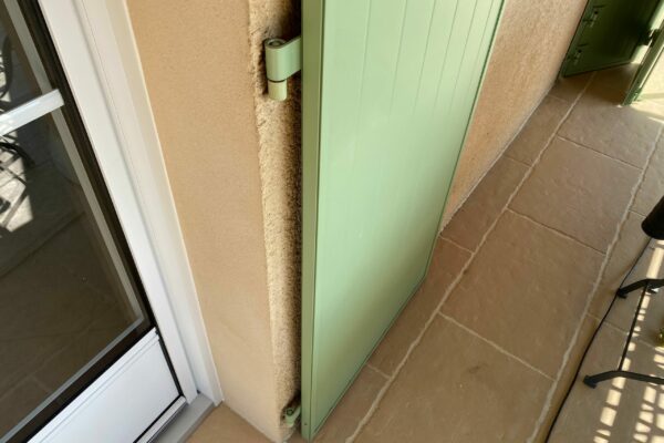 Changement volet battant aluminium sur gonds