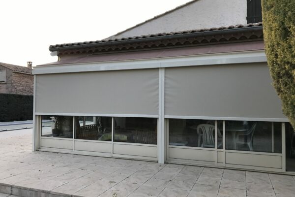 Store vertical extérieur