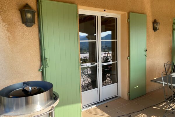 Volet battant sur mesure aluminium à Vaison la romaine