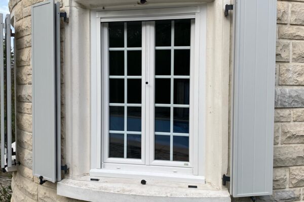 Volet battant aluminium 4 vantaux rénovation à Orange