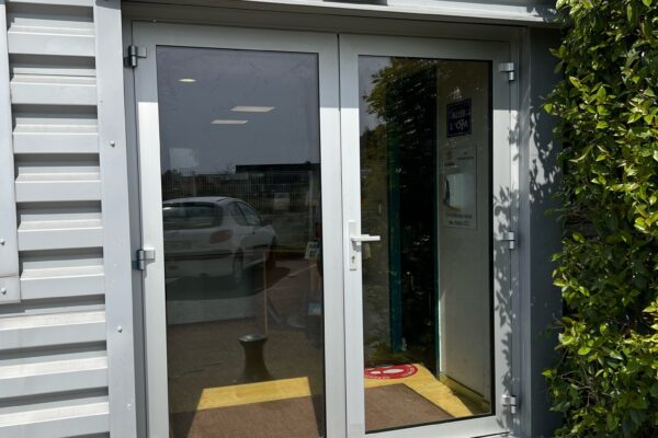 Porte d'entrée aluminium professionnel