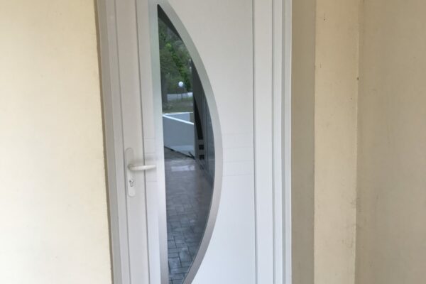 Porte d'entrée pvc sur mesure