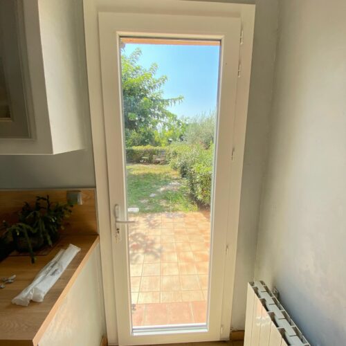 Porte fenêtre pvc 1 vantail double vitrage à Orange